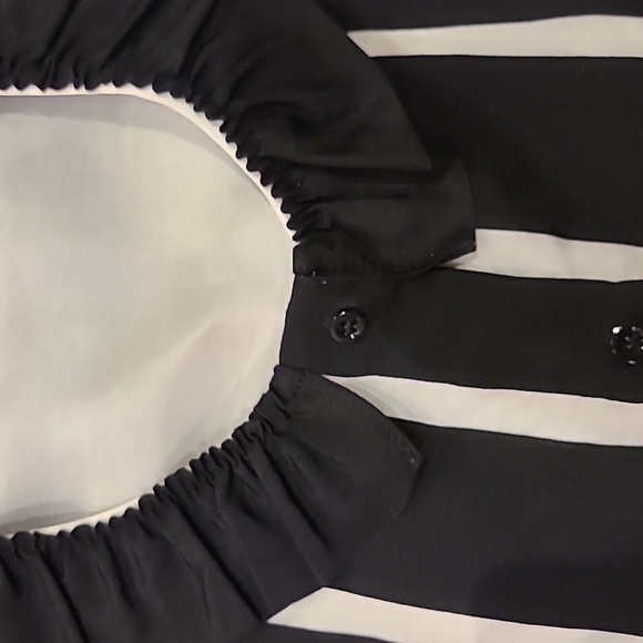 Stunning Women's Moschino Sleeveless Top - Picture 6 of 7